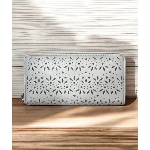 Coach F50673 Taylor Eyelet Leather Accordion Zip Around Wallet - Picture 1 of 8
